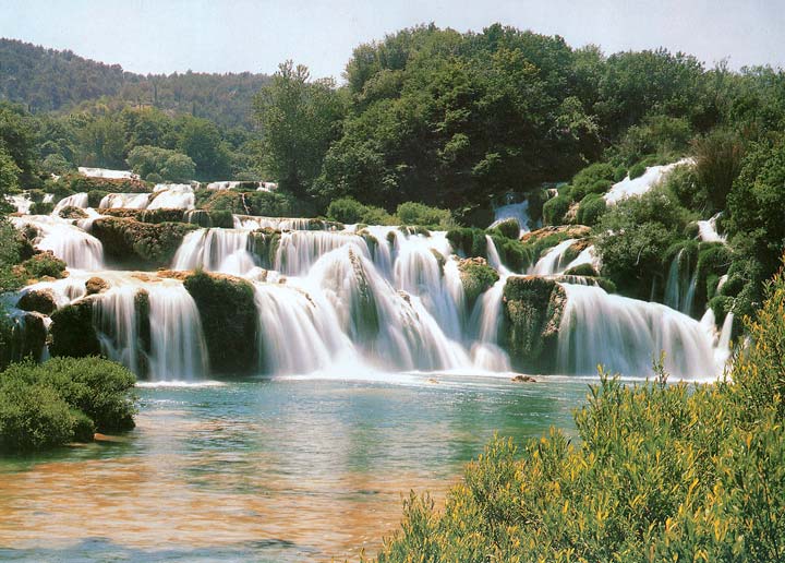 AK3883 Forest Falls Wall Mural 1